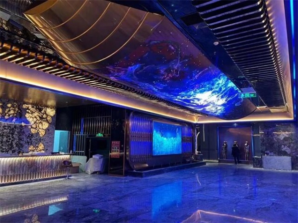 郑州夜宴国际夜总会招聘给礼仪模特贴心的经理提供后勤保障