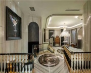 深圳夜场 KTV：礼仪模特点亮夜晚的精灵