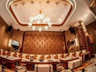 北京夜经济新热点：KTV夜场高薪招募模特服务员，日结薪资